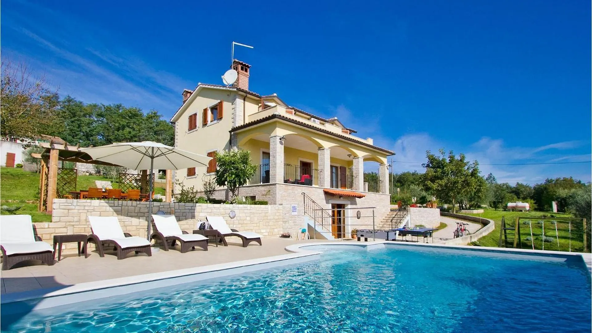 Villa Runko Benazici Holiday home